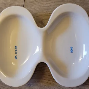 Tveggja hólfa bakki