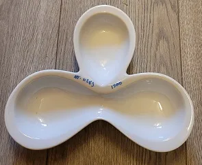 þriggja hólfa bakki